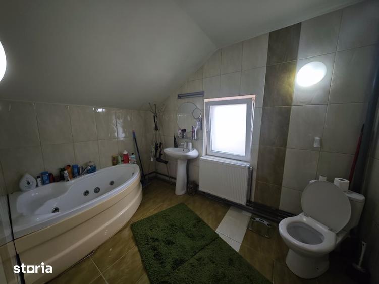 Casă cu 5 camere cu Teren 1078 Mp în Corbeanca