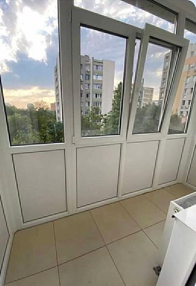 Garsonieră decomandată în Titan