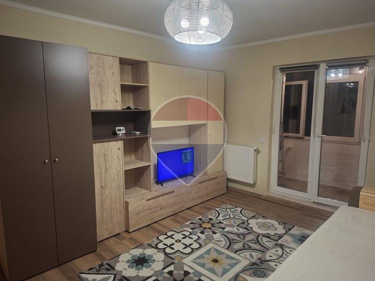 Apartament cu 2 camere semidecomandat în Baza 3