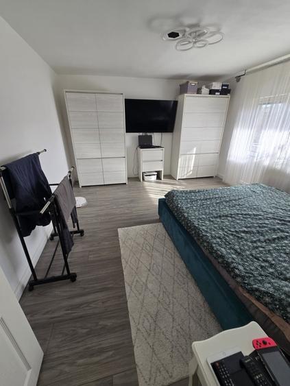 Apartament cu 3 camere decomandat, mobilat în Micălaca