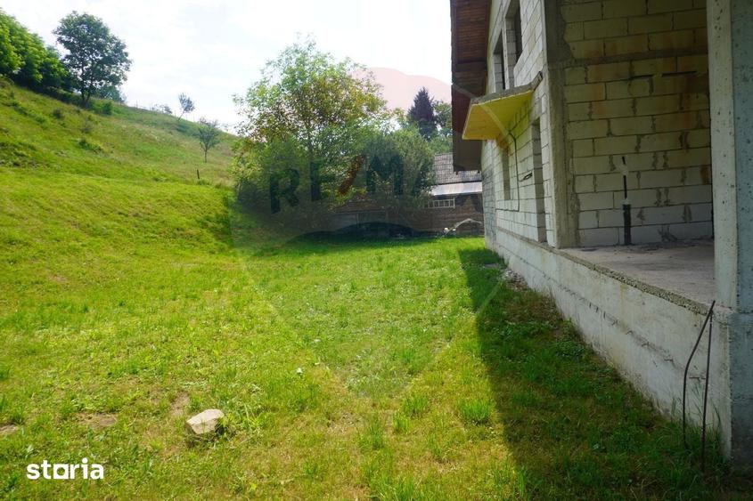 Casă cu 5 camere cu Teren 1640 Mp în Moisei