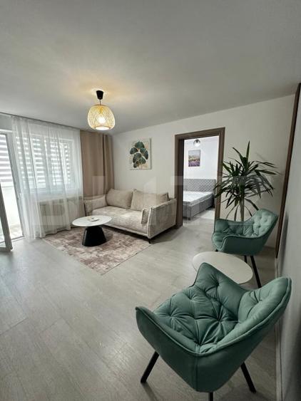 Apartament cu 2 camere semidecomandat, mobilat în Nord-Est