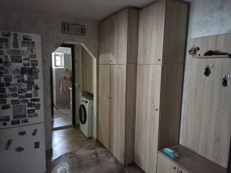 Apartament cu 2 camere decomandat în Nicolina