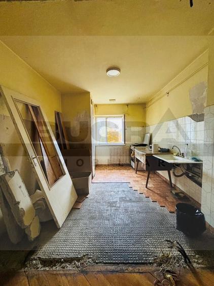 Apartament cu 3 camere decomandat în Zorilor