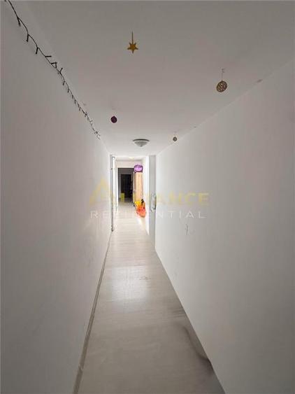 Apartament cu 4 camere semidecomandat, mobilat în Rahova