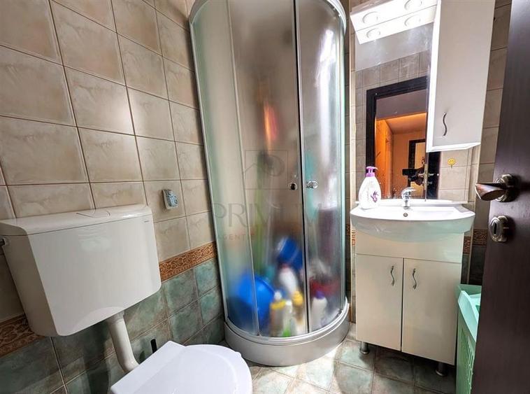 Apartament cu 4 camere decomandat, mobilat în Steaua