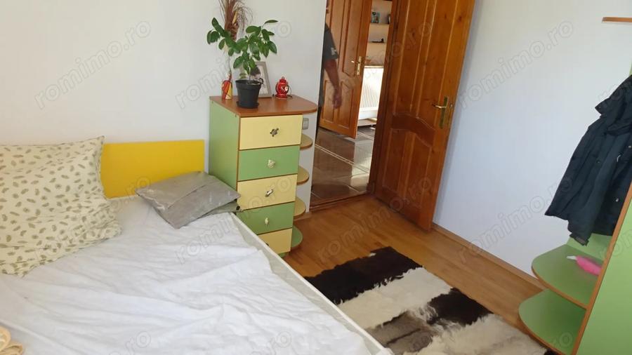 Casă cu 4 camere cu Teren 1200 Mp în Central