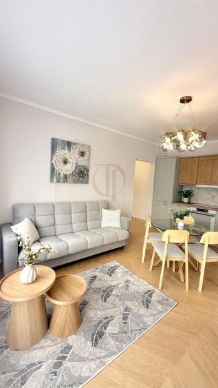 Apartament cu 3 camere semidecomandat în Florești