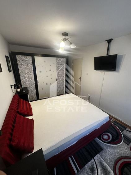 Apartament cu 3 camere decomandat, mobilat în Girocului