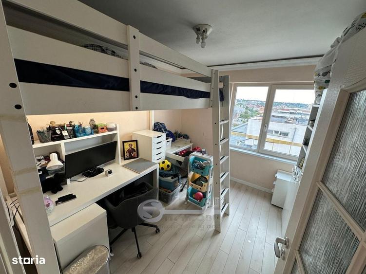 Apartament cu 4 camere în Ultracentral
