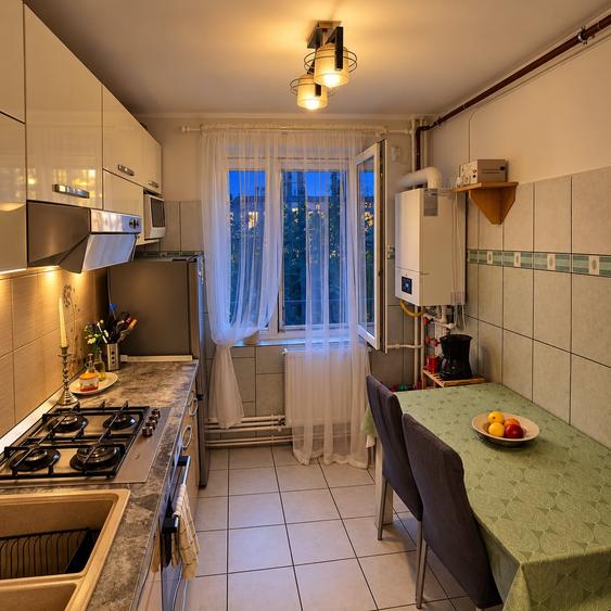 Apartament cu 2 camere, mobilat în City Park Mall