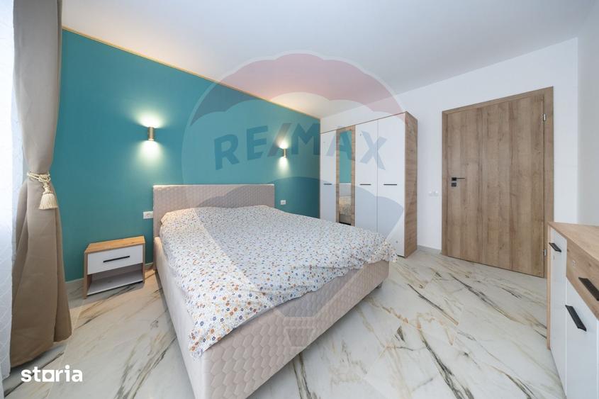 Casă cu 9 camere cu Teren 501 Mp în Astra