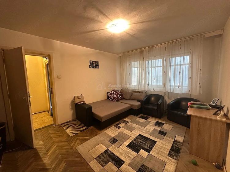 Apartament cu 2 camere semidecomandat în Cuptoare (Reșița)
