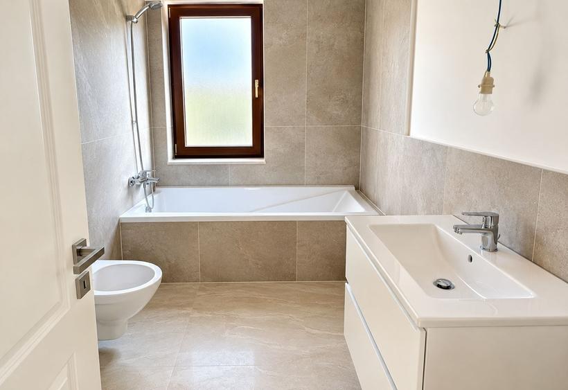 Casă individuală cu 4 camere cu Canalizare în Cernica