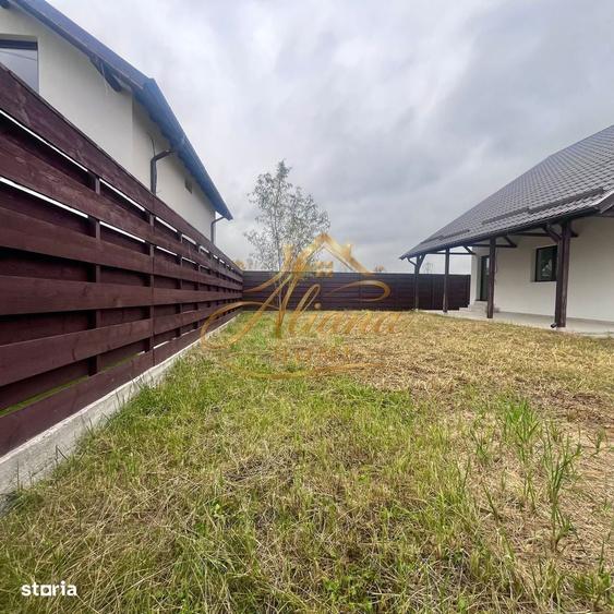 Casă cu 4 camere decomandat în Valea