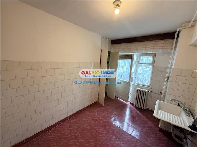 Apartament cu 3 camere decomandat în Republicii