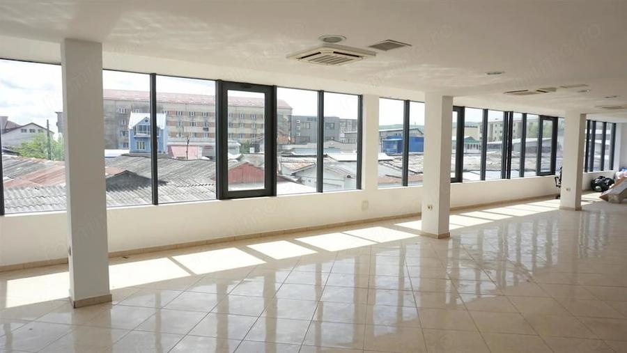 Spațiu comercial, de 140 mp, în Căzănești (Râmnicu Vâlcea)