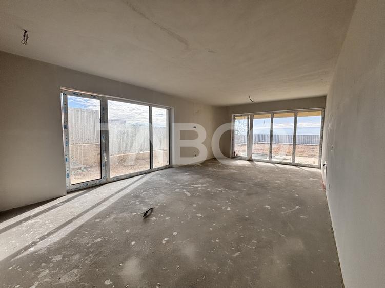 Duplex cu 5 camere cu Canalizare în Iris