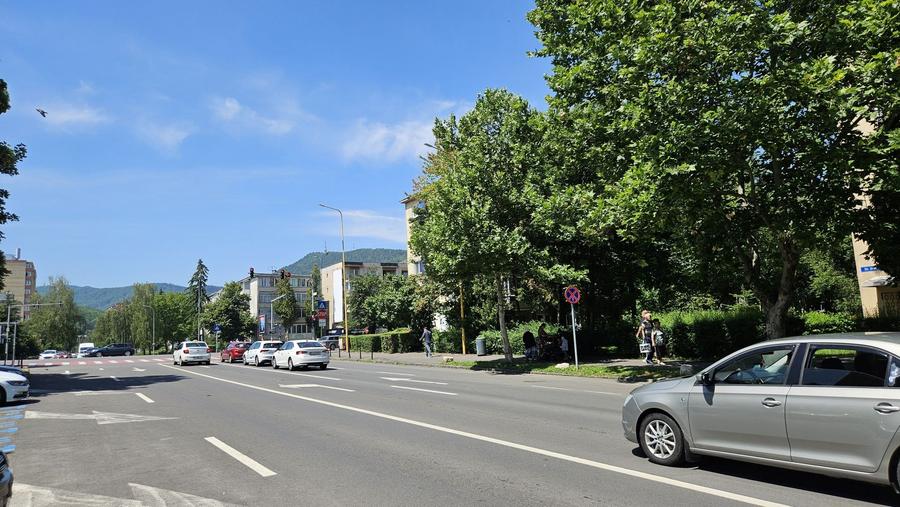 Garsonieră decomandată, etaj 2, balcon, bloc izolat – Astra, Str. Uranus - 11