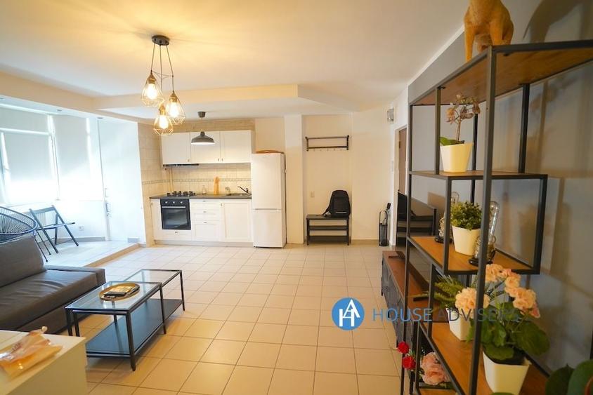 Apartament cu 2 camere, mobilat în Universitate
