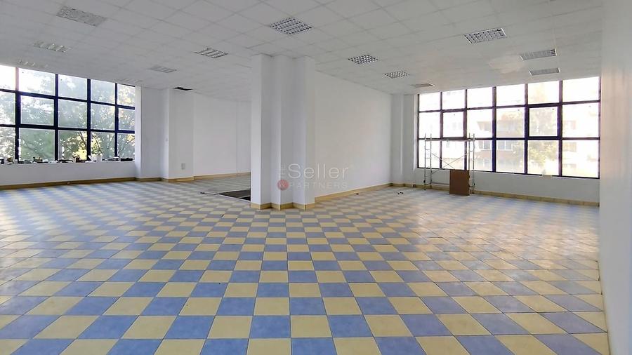 Spațiu comercial, de 310 mp, în Vlahuță