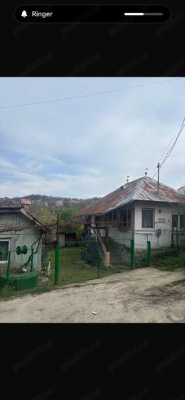 Casă cu 2 camere cu Teren 1400 Mp în Central