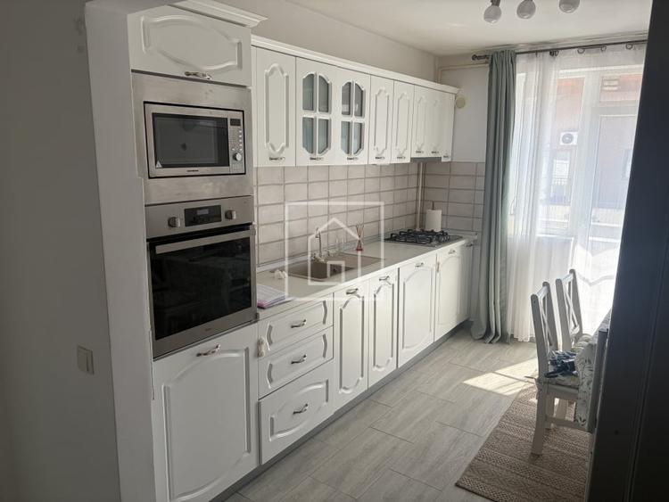 Apartament cu 3 camere decomandat, mobilat în Arhitecților - Calea Cisnădiei