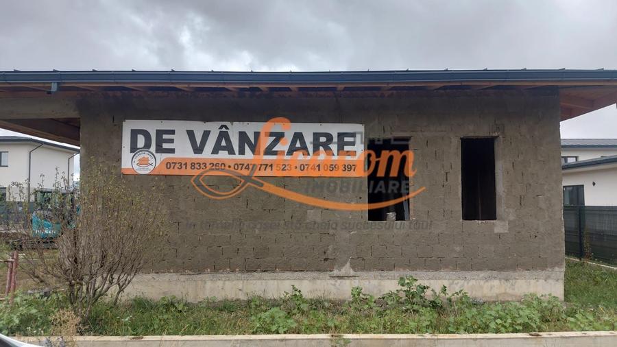 Casă individuală cu 3 camere cu Canalizare în Cristian