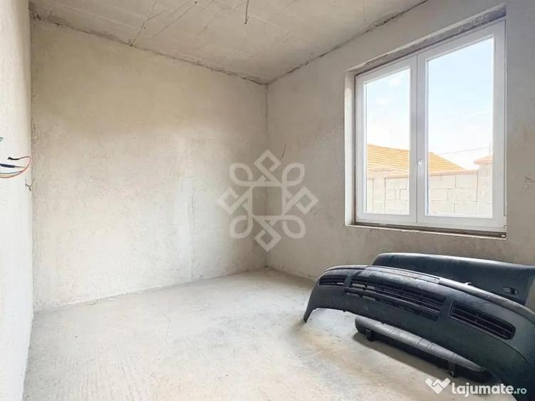Casă cu 4 camere cu Teren 745 Mp în Central