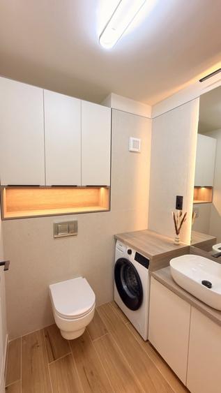 Apartament cu 3 camere semidecomandat, mobilat în Florești