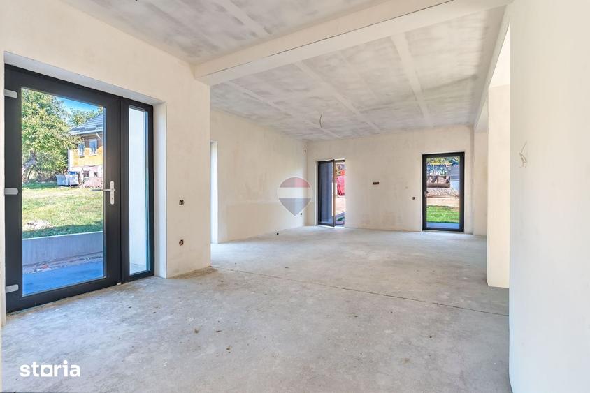 Casă cu 6 camere cu Teren 400 Mp în Feleacu