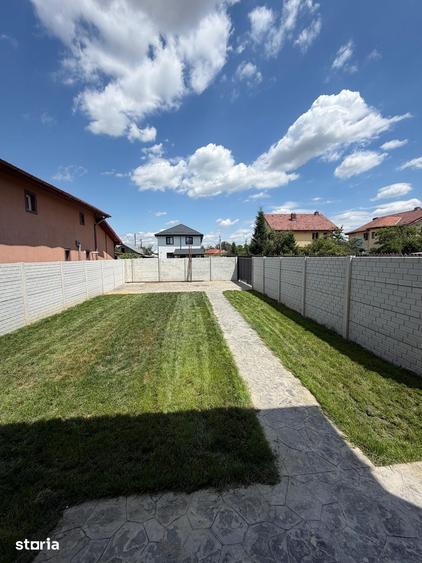 Casă cu 5 camere cu Teren 461 Mp în Domnești