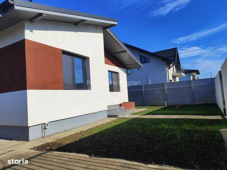 Casa parter cu 3 camere, curte 427mp si utilitati