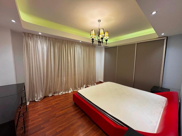 Apartament cu 3 camere semidecomandat în Aviatorilor
