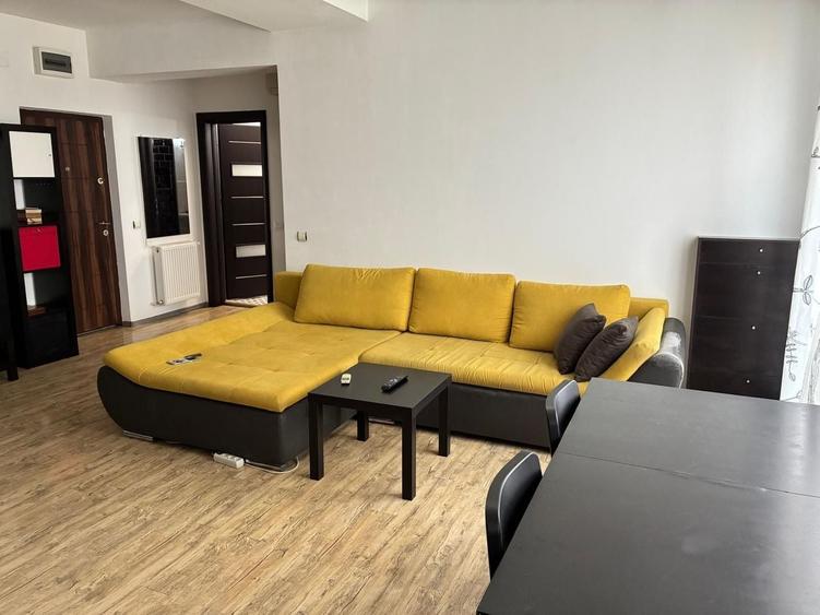 Apartament cu 2 camere semidecomandat, mobilat în Prelungirea Ghencea
