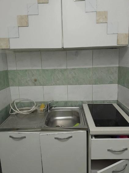 Garsonieră decomandată în ISR