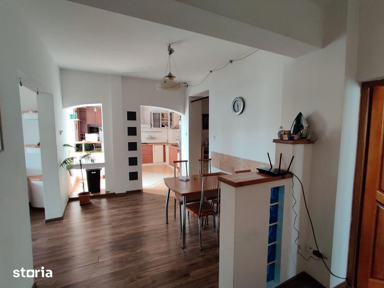 Apartament cu 4 camere în Zorilor