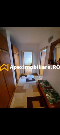Apartament cu 2 camere decomandat în Titan