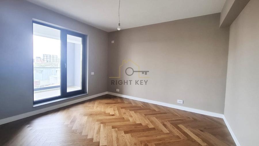 Apartament cu 3 camere decomandat în Băneasa