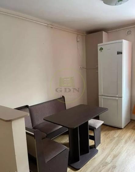 Apartament cu 2 camere decomandat, mobilat în Tractorul