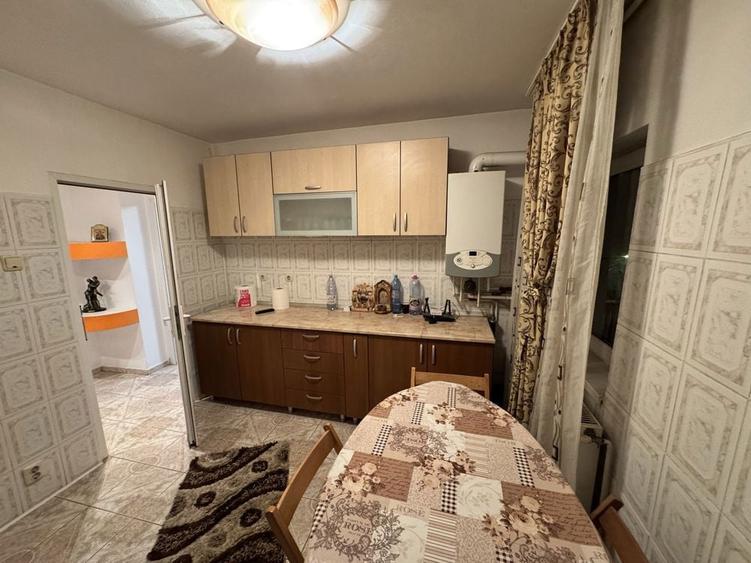 Apartament cu 2 camere semidecomandat în Valea Călugărească
