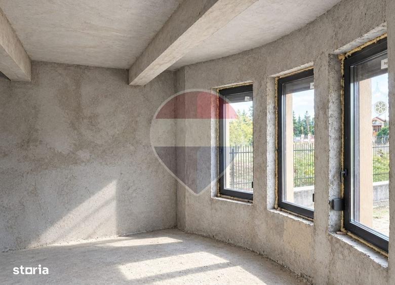 Casă cu 4 camere cu Teren 498 Mp în CFR