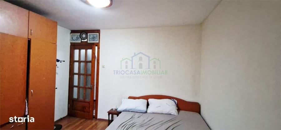 Apartament cu 4 camere decomandat în Central