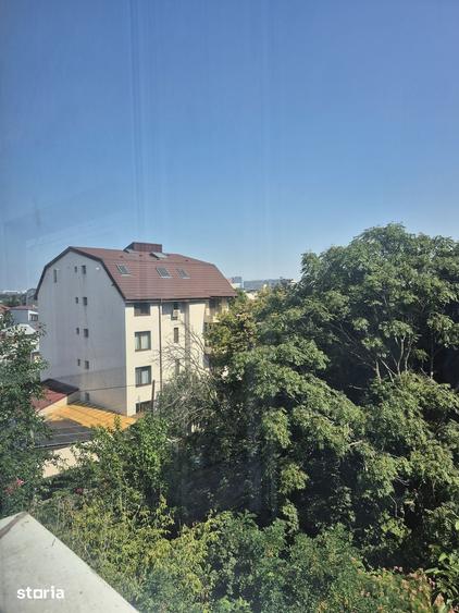 Apartament cu 2 camere semidecomandat în Grivița