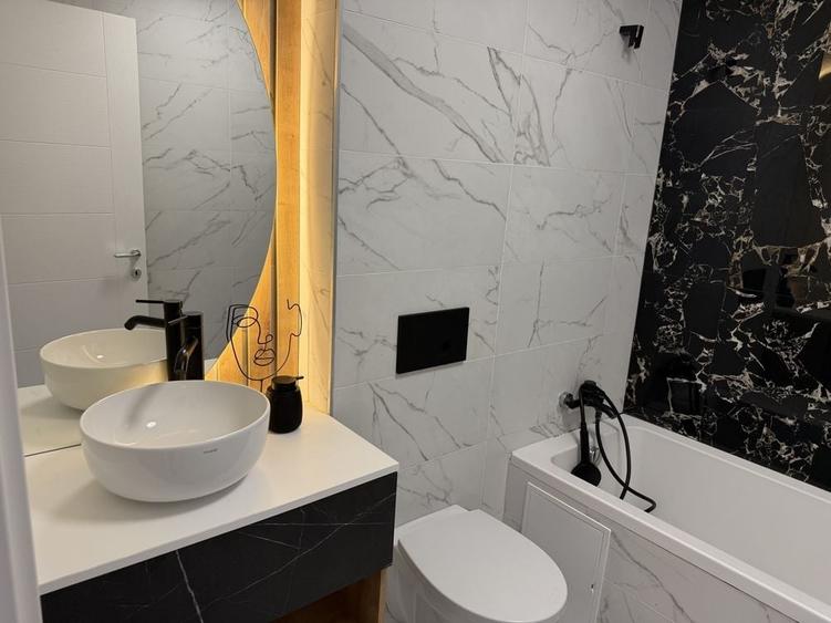 Apartament cu 3 camere decomandat în Tunari