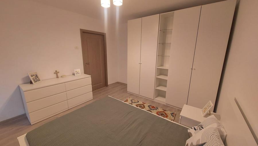 Apartament cu 3 camere în Drumul Taberei