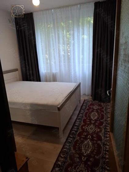 Apartament cu 3 camere semidecomandat, mobilat în P-ța Reșița