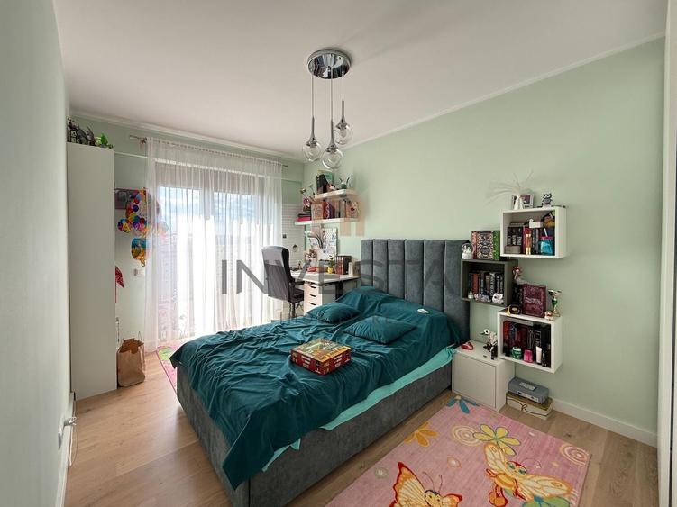 Apartament cu 4 camere semidecomandat, mobilat în Bună Ziua