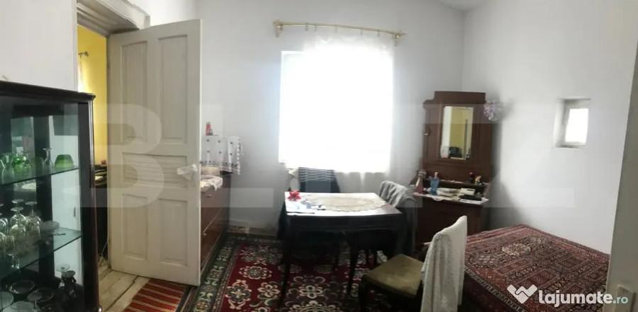 Casă cu 4 camere cu Teren 3920 Mp în Ulmi