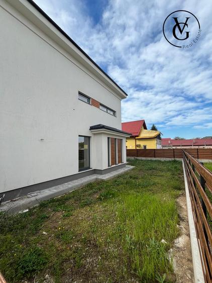 Casă individuală cu 5 camere cu Canalizare în Corbeanca